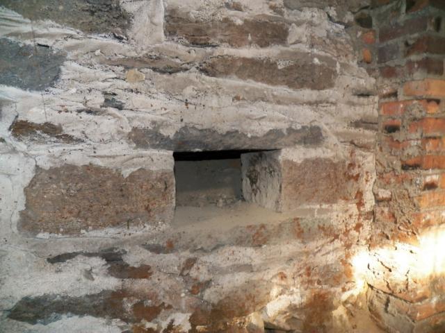Chimny-cellar-in-original-house.jpg