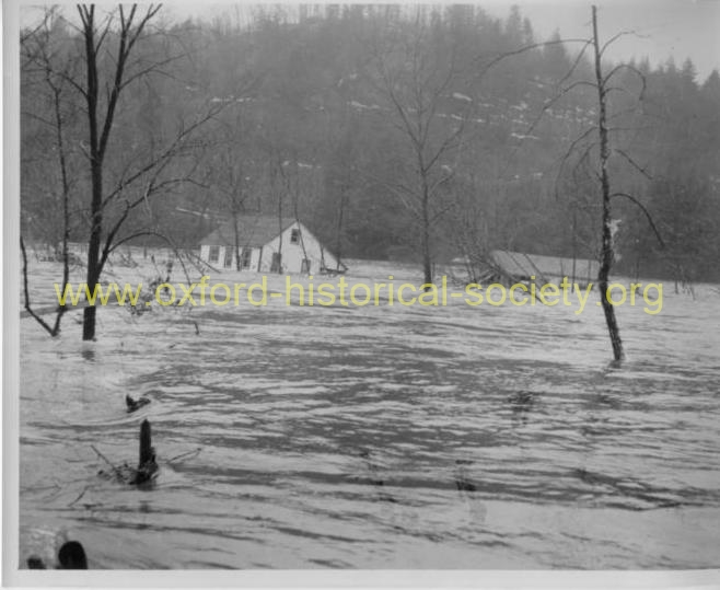 710_cottages-afloat-in-zoar_2012-PF.jpg