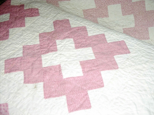 the pattern of the quilt